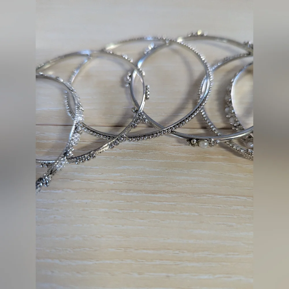 Elegant Silver Bangle Set - Picture 2 of 4
